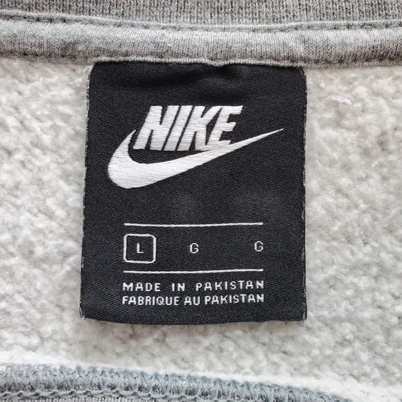 Nike Women's Oversized Crewneck Sweatshirt, Gray (Size L) - Picture 4 of 7